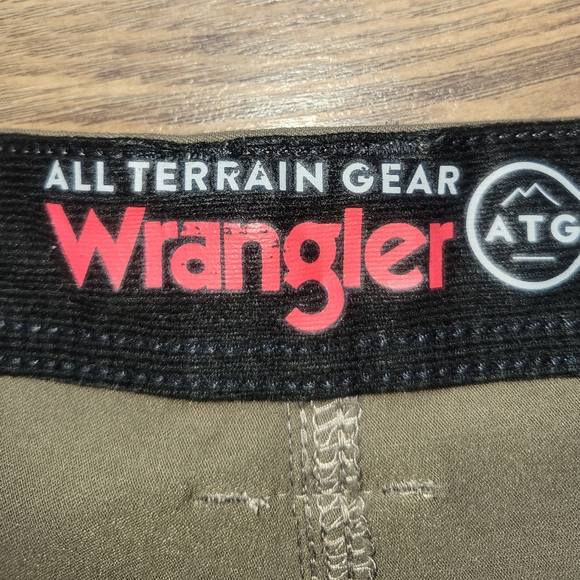 Wrangler Outdoor All Terrain Cargo Pants Size 36x30 - Khaki Gray Hiking - Picture 4 of 9